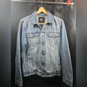 XRay Men's Blue Denim Jacket American Flag Back Size Large‎